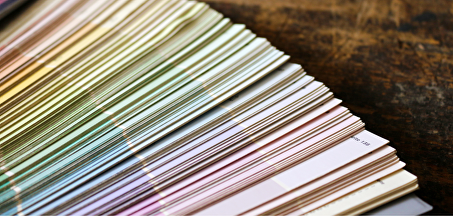 Interieur kleur- en verftrends 2026: warme natuurkleuren, diepte en karakter