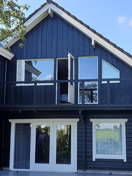 Houten woning in Nieuw Lekkerland