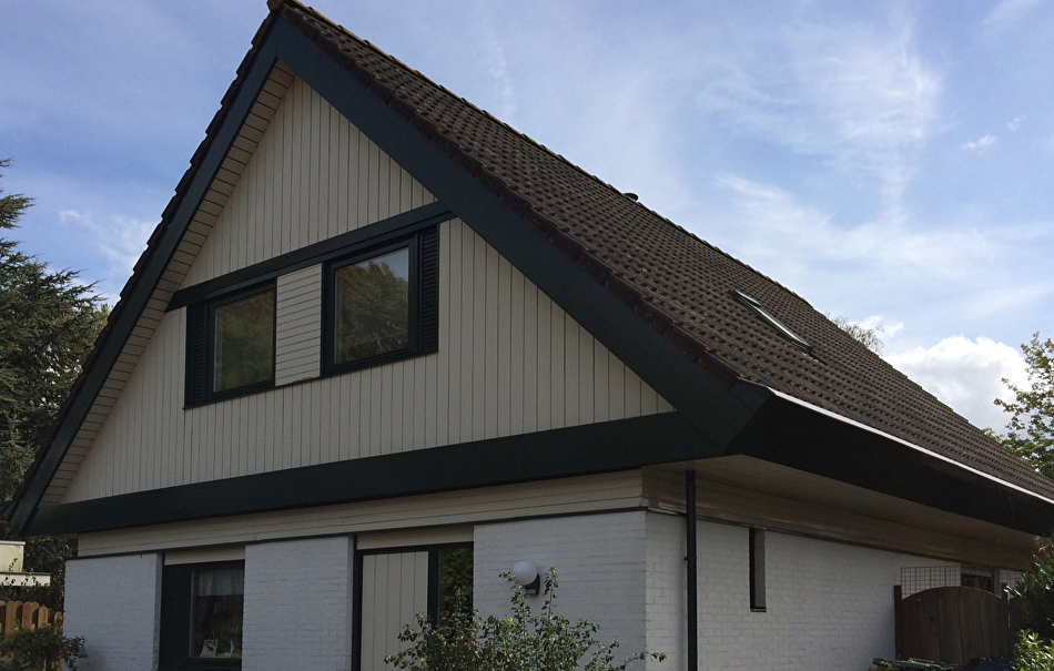 Houten woning Hellevoetsluis onder handen genomen